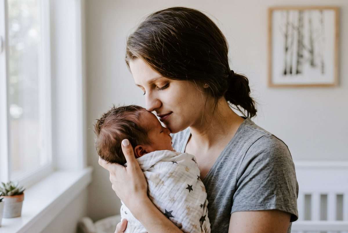 Postpartum TCM recovery for zuo yuezi qi and blood restoration and pelvic floor health